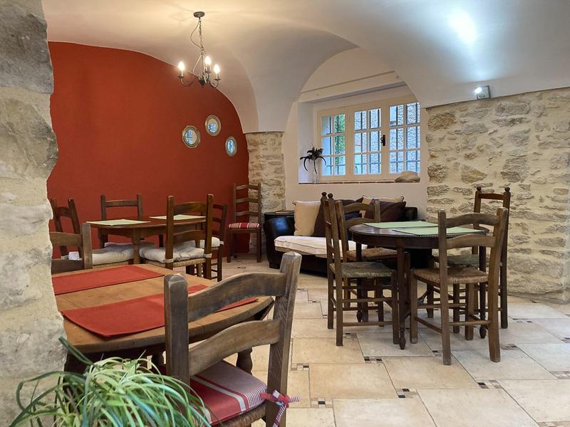 Mas - 896 m² - 25 pièces