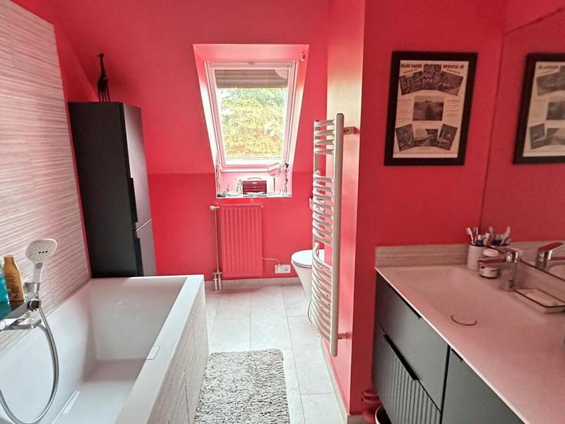 Maison - 210 m² - 9 pièces