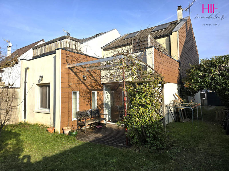 Maison traditionnelle - 110 m² - 7 pièces