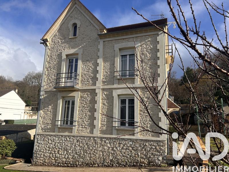 Maison - 151 m² - 8 pièces