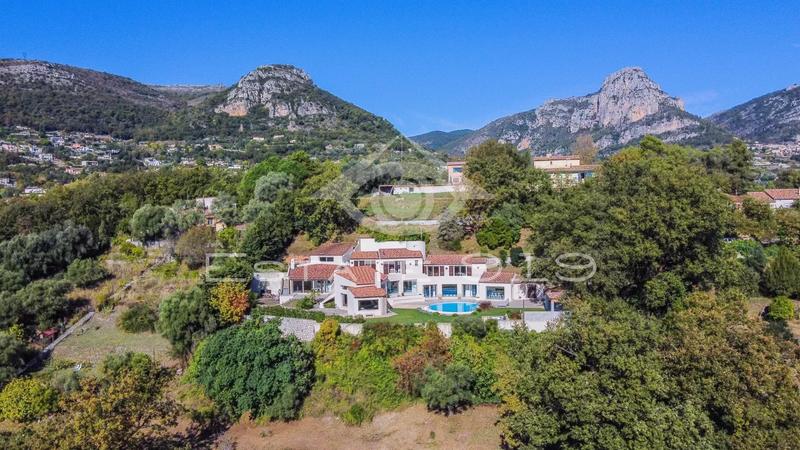 Villa - 400 m² - 8 pièces