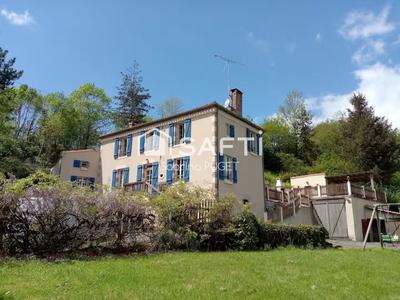 Maison - 144 m² - 8 pièces