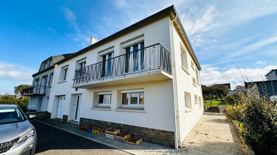 Maison - 220 m² - 11 pièces