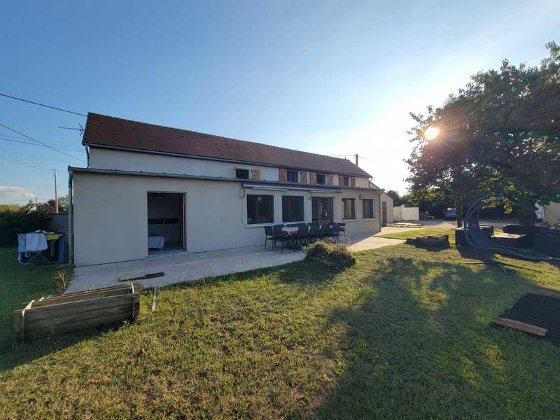 Maison traditionnelle - 196 m² - 8 pièces