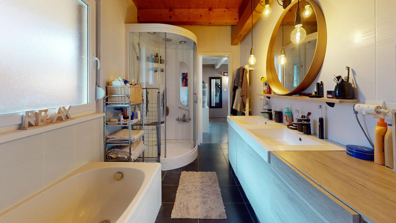 Appartement - 84 m² - 4 pièces