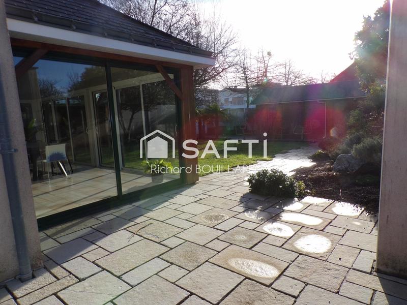 Villa - 180 m² - 8 pièces