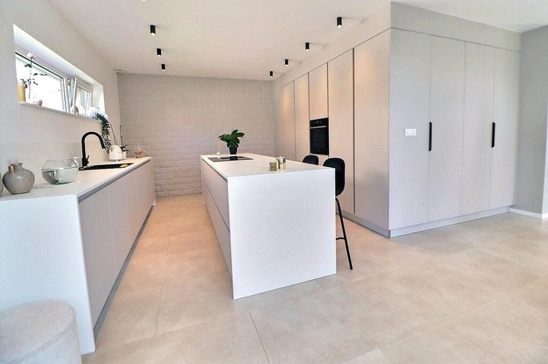 Maison contemporaine - 193 m² - 6 pièces