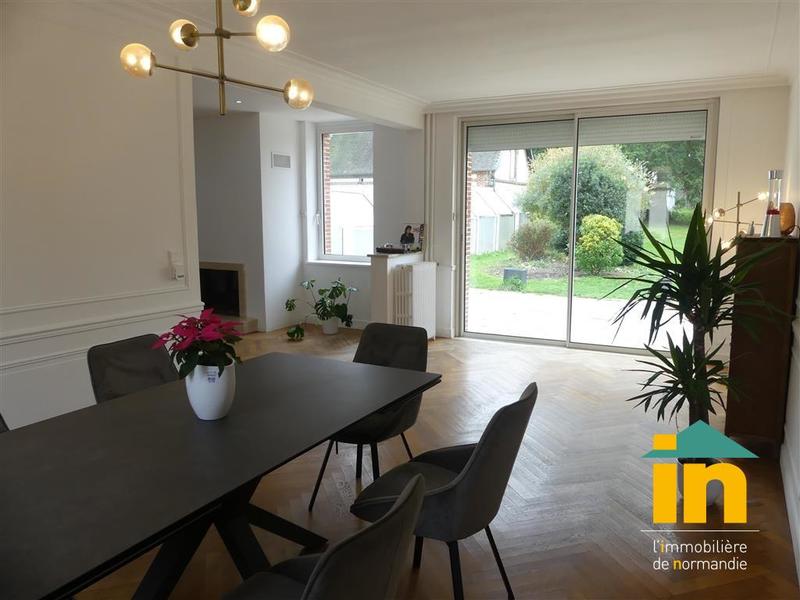 Maison de ville - 276 m² - 9 pièces