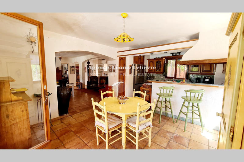 Maison - 180 m² - 5 pièces