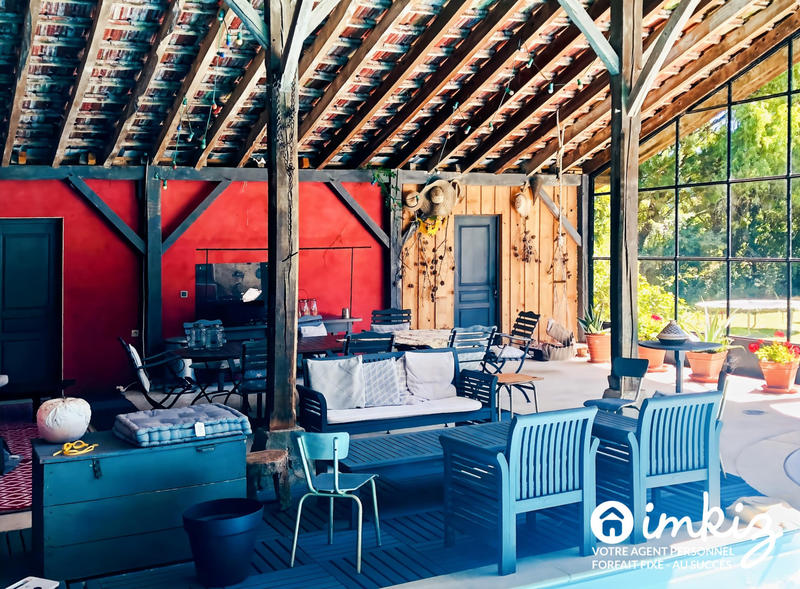 Maison - 355 m² - 11 pièces