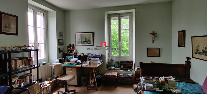 Maison - 255 m² - 8 pièces