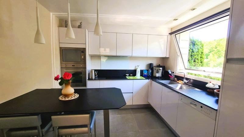 Maison traditionnelle - 188 m² - 8 pièces