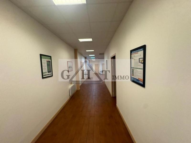 Bureau - 520 m²