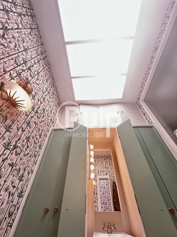 Maison - 313 m² - 10 pièces