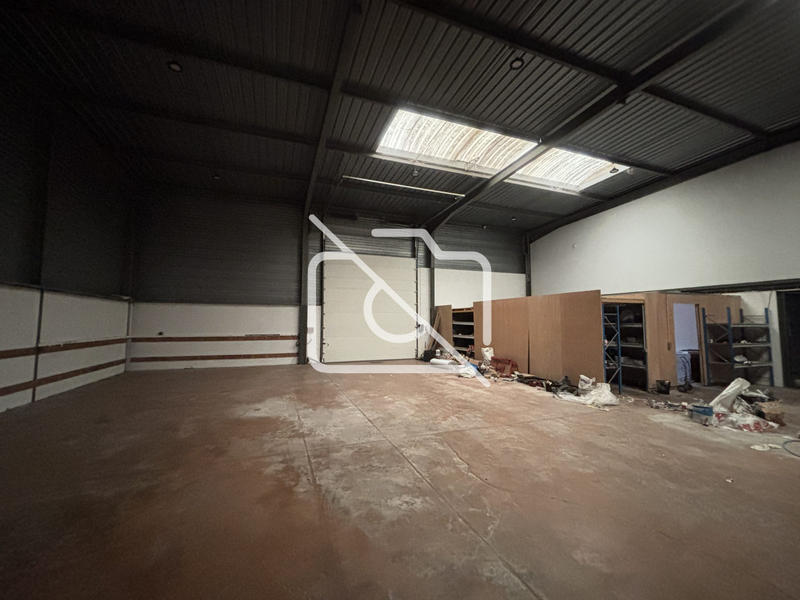 Entrepôt - 600 m²