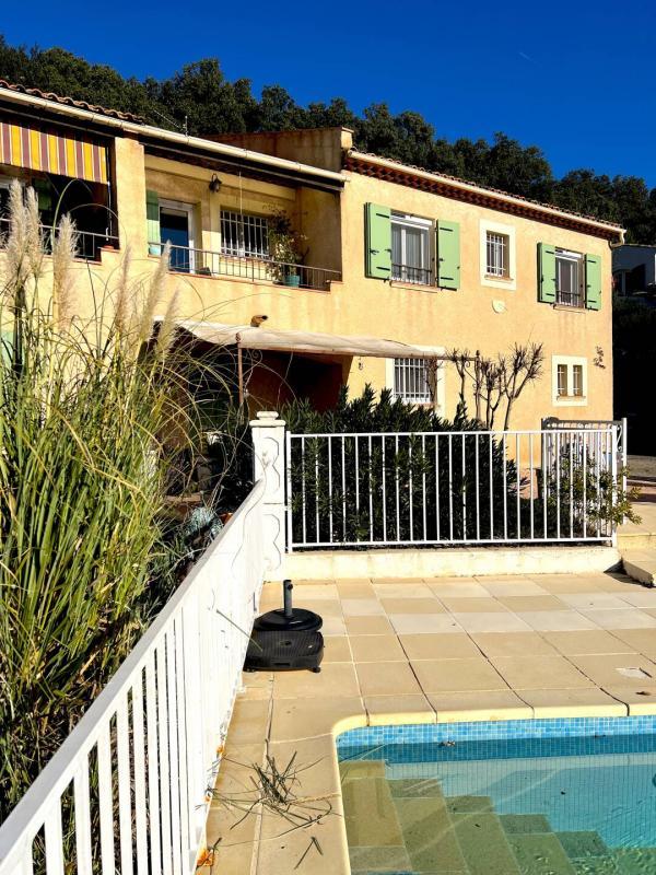 Villa - 162 m² - 8 pièces