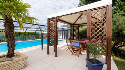 Maison - 325 m² - 7 pièces