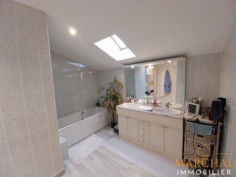 Appartement - 130 m² - 5 pièces