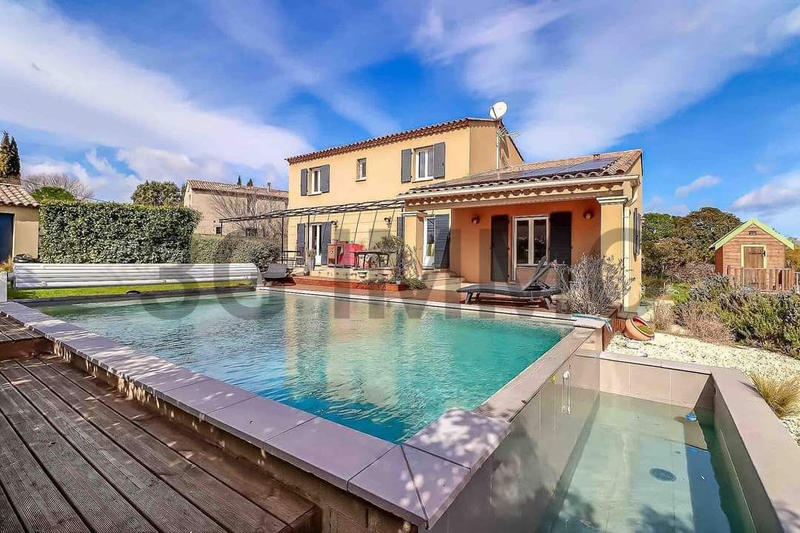 Maison traditionnelle - 143 m² - 7 pièces