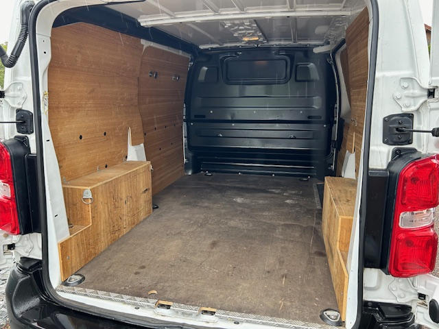 Peugeot Expert III Bluehdi 120 s&amp;amp;S Standard Premium