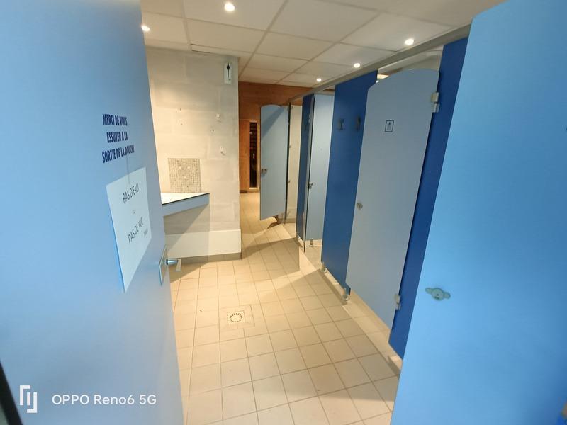 Local commercial - 700 m² - 5 pièces