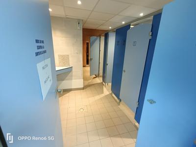 Local commercial - 700 m² - 5 pièces