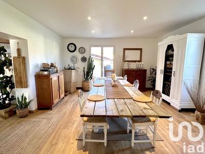 Maison - 230 m² - 7 pièces