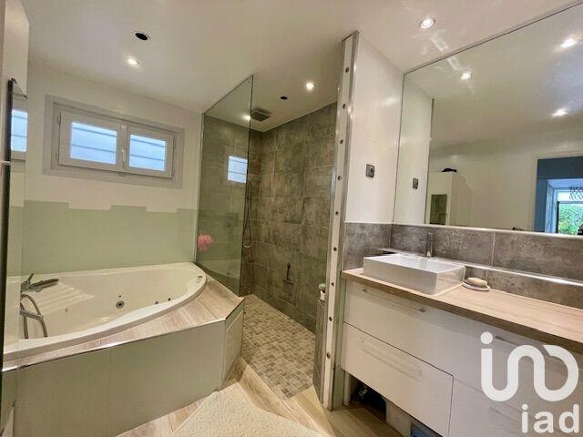 Maison - 93 m² - 4 pièces