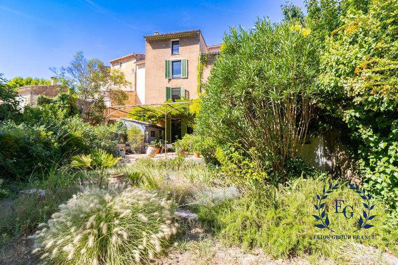 Maison - 482 m² - 14 pièces