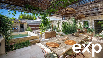 Maison traditionnelle - 252 m² - 7 pièces