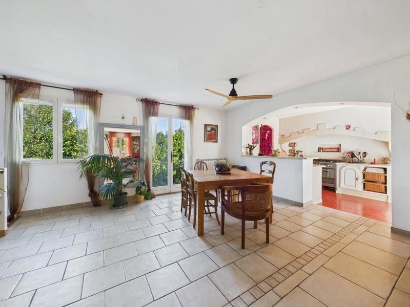 Villa - 185 m² - 8 pièces