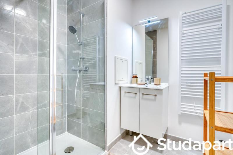 Chambre - 9 m² - 1 pièce