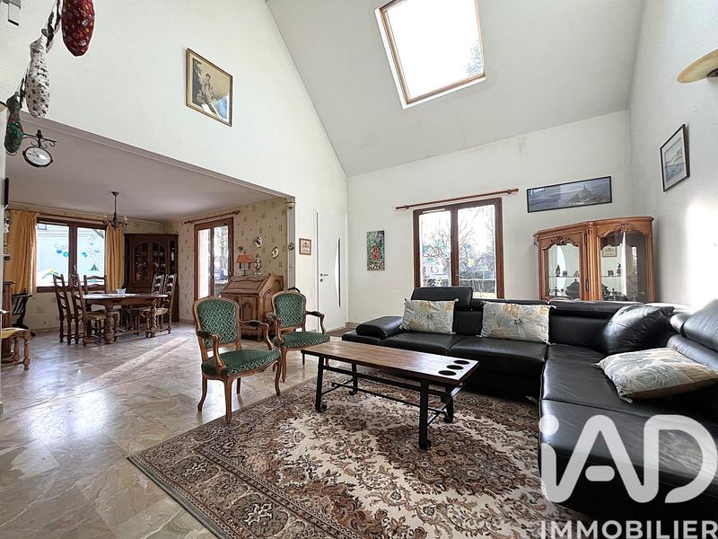 Maison - 261 m² - 9 pièces