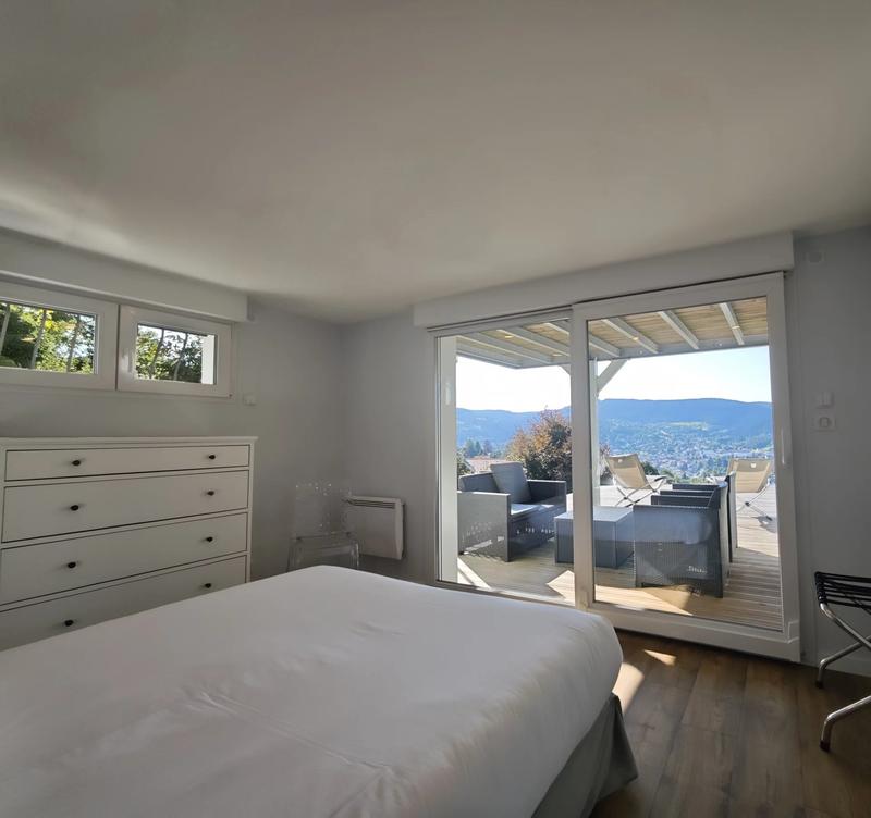 Maison - 254 m² - 10 pièces