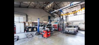 Local commercial - 1 230 m²