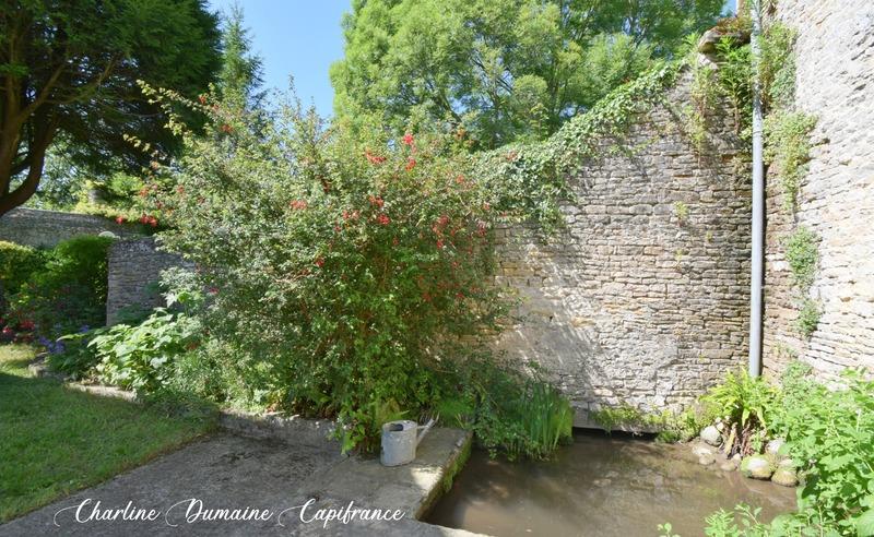 Maison en pierre - 202 m² - 6 pièces