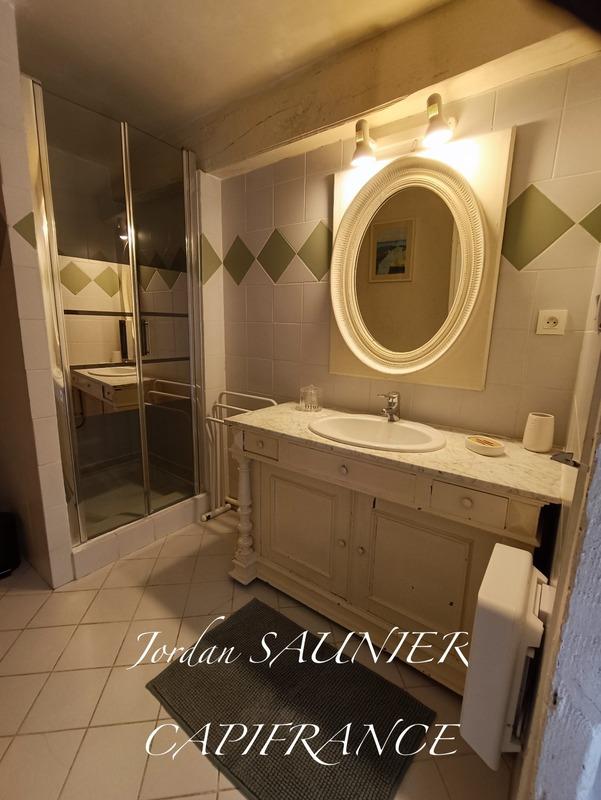 Propriété - 407 m² - 10 pièces