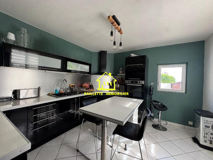 Maison - 90 m² - 3 pièces