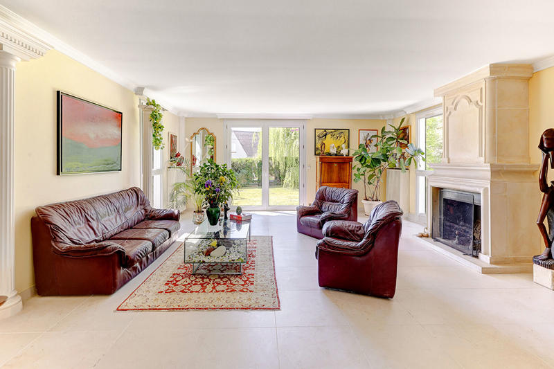 Maison - 214 m² - 7 pièces