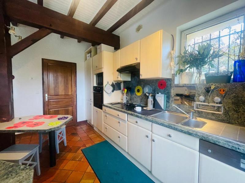 Maison en pierre - 203 m² - 6 pièces