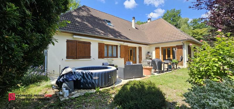 Maison - 250 m² - 8 pièces