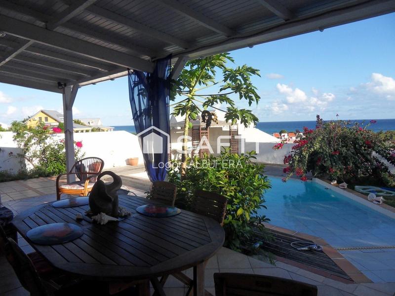 Maison - 220 m² - 11 pièces