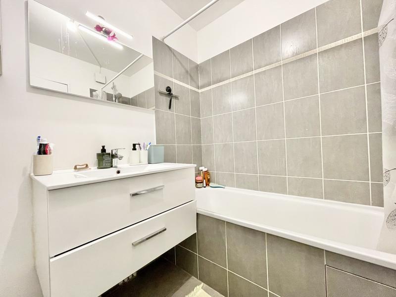 Appartement - 84 m² - 4 pièces