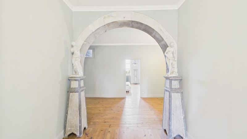 Propriété - 700 m² - 13 pièces