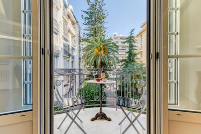 Appartement - 100 m² - 4 pièces