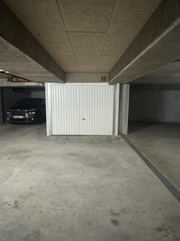 Parking / Garage - 15 m²