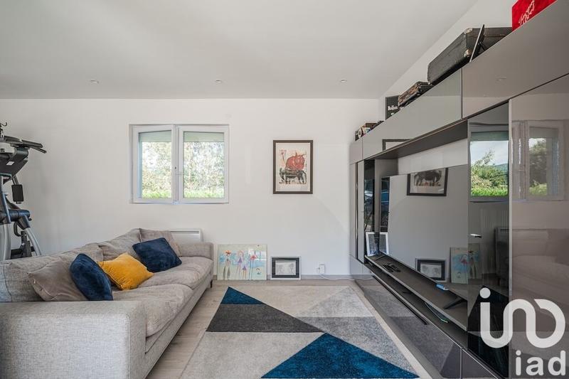 Maison - 210 m² - 5 pièces