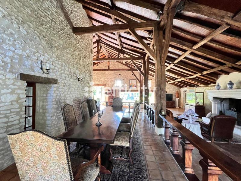 Demeure - 420 m² - 6 pièces