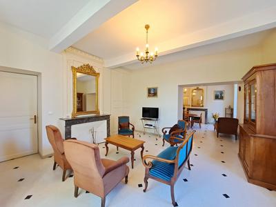 Maison - 292 m² - 14 pièces