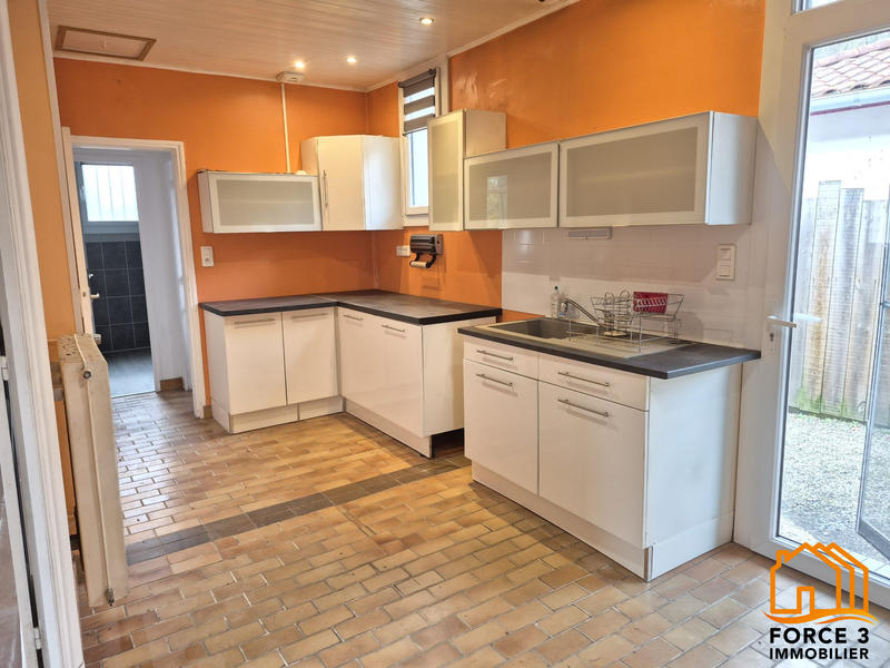 Maison traditionnelle - 94 m² - 4 pièces